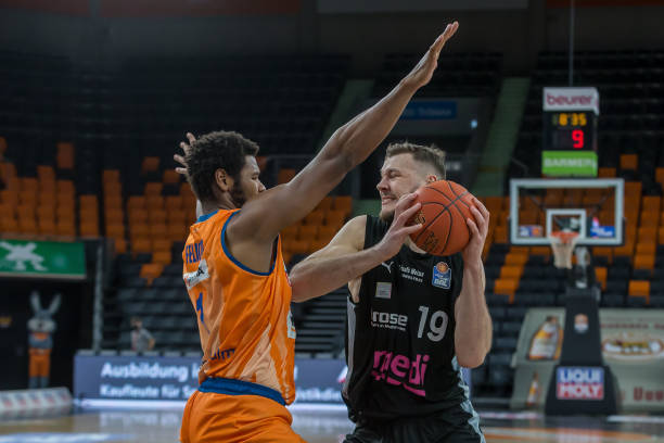 足球市场新 足球市场新