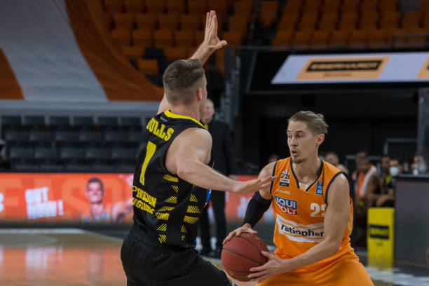 上赛季伊萨 上赛季伊萨