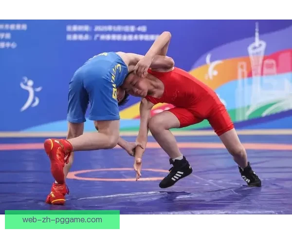 搏击巨人：巅峰对决，挑战全球摔跤高手！