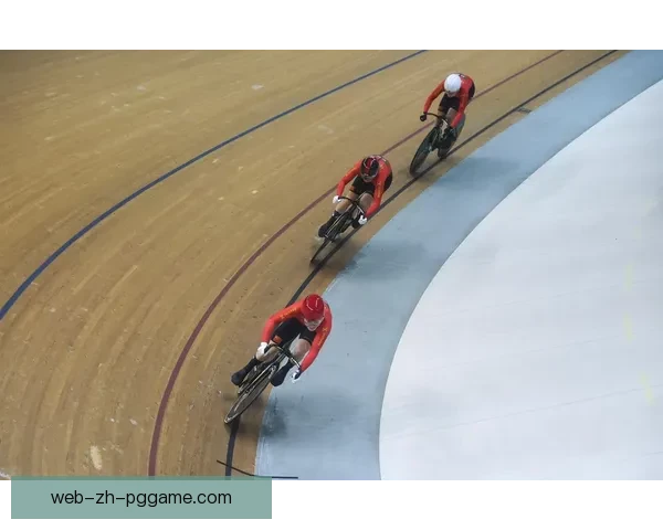 疯狂速度!自行车杯赛引爆全城热情 疯狂速度!自行车杯赛引爆全城热情