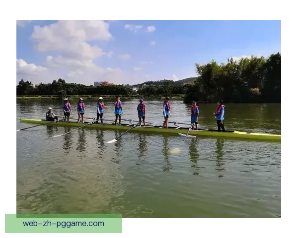 赛艇盛况回顾：激情划桨，破浪前行